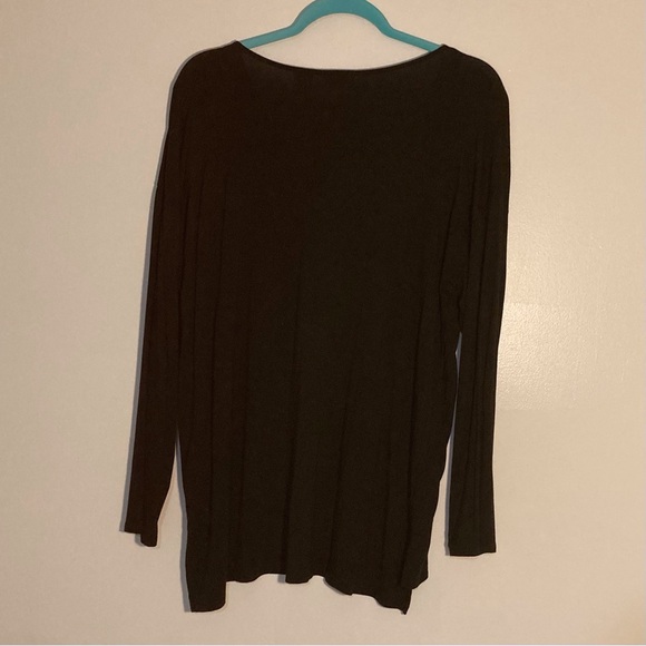 Beacan Cove Relaxed Fit Blouse with Long Sleeves - Picture 2 of 9